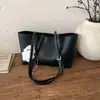 Bolso Tote Retro de Gran Capacidad para Viajes Diarios de Mujeres 2026 Nuevo de Moda Elegante Casual para Hombro o Axila Transfronterizo