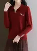 Nova moda outono 2026 feminina: suéter estiloso com gola, blusa básica da moda, suéter de manga comprida moderno e jovial