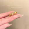 Anillo Arcoíris para Mujer Diseño de Nicho Banda de Anillo Abierta Ajustable Accesorios Estilo Chica Dulce Fresca Picante Sensación de Alta Gama Anillo para el Dedo