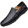 Fábrica una generación de zapatos de cuero transfronterizos algodón opcional zapatos de cuero brillante zapatos de frijol huecos forrados de felpa zapatos de cuero de alta calidad