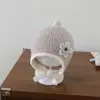 Estilo Japonés Coreano Súper Lindo Sombrero para Bebé Sombrero de Lana Otoño Invierno Pequeña Flor Pompón Cubre Orejas Sombrero para Niños Niñas Gorro de Punto