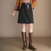 Elegante Falda Corta de Cuero PU Línea A para Mujer para el Trabajo, Nueva Colección Otoño/Invierno 2026 Cintura Alta Adelgazante Versátil Casual