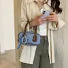 Otoño/Invierno Nuevo Bolso Boston de Mano de Gama Alta para Mujer 2026 Estilo Caliente Moda Retro Bolso de Hombro Cruzado Tipo Almohada