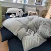 Conjunto Azul de Quatro Peças para Meninos, Lençol de Cama de Gaze Dupla 100% Algodão, Capa de Colcha, Capa de Edredom, Lençol com Elástico, Conjunto de Três Peças para Cama de Dormitório