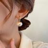 Pendientes de perlas francesas retro, pendientes de perlas simples, diseño de nicho, pendientes redondos planos de moda para mujer