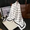 Novo Estilo 70 Lenço de Seda com Toque de Luxo, Lenço Quadrado Pequeno Versátil Estilo Coreano, Lenço Decorativo Profissional para Pescoço de Seda Sintética com Estampa Dupla Face