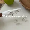 Pendientes lindos estilo japonés y coreano, plata de ley S925, pendientes de botón simples con lazo, frescos y dulces, adecuados para el uso diario y versátiles