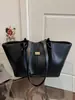 Bolso de hombro vintage de gran capacidad, modelo nuevo 2026 para mujer, tipo bandolera con textura casual para el trabajo o la escuela, adecuado para estudiantes universitarios