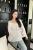 Camiseta Feminina Casual de Manga Morcego Off-Shoulder com Estampa de Frutas BerrySweet and Cool, Modelagem Solta para Outono