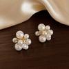 Aretes de botón de perlas de plata 925 estilo ins para mujer, nicho de moda de lujo ligero de alta gama, aretes versátiles, aretes elegantes retro