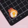 Miniatura de comida simulada brinquedo café da manhã torrada pão resina acessórios cola creme ímãs de geladeira DIY brinquedo acessórios de cabelo enfeites