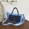 Bolso de hombro cruzado versátil y simple a cuadros para mujer, nuevo 2026, gran capacidad, para el trabajo, un bolso elegante y versátil