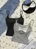 Estilo europeu e americano, regata casual de verão versátil, cor sólida, macia, com bojos embutidos, design canelado