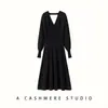 Vestido de Cashmere Liso Elegante com Decote V para Mulheres 2026, Vestido Tricô Vintage com Decote Cruzado, Vestido Base de Malha A-line Acima do Joelho