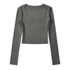 Blusa de cashmere quentinha com gola redonda para mulheres, outono e inverno 2023, nova, justa, afina a silhueta, curta, mostra o umbigo, manga longa, blusa de base
