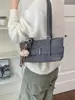 Bolsa de cintura de couro de alta qualidade para mulheres, novo design de moda 2026 com pingentes decorativos, grande capacidade, versátil e adequada para o trajeto diário