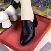Zapatos de tacón bajo de corte bajo para mujer, zapatos de cuero de tacón medio para señoras, zapatos de tacón grueso para mujer, nuevos artículos de otoño 2026, zapatos de cuero suave para madre, zapatos pequeños de cuero versátiles