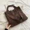 Bolsa de Mão Feminina de Alta Qualidade Transfronteiriça, Bolsa de Ombro, Bolsa Tote, Grande Capacidade, Moderna, Retrô, para o Dia a Dia, Bolsa Versátil para Outono e Inverno