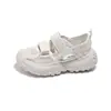 Zapatos Deportivos de Marco para Niños Zapatos Huecos Transpirables Verano 2025 Zapatos Antideslizantes de Suela Suave para Niñas Medianas y Grandes de Punta Cerrada