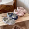 Tênis Esportivo de Verão Infantil Estilo Coreano 2026 Tênis Esportivo Respirável de Malha Sapato Casual de Malha Macio para Menina Bebê