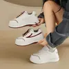 Nuevas Zapatillas Blancas de Primavera 2026 para Mujer, Estilo Coreano Casual Deportivo Versátil para Estudiantes, Estilo Urbano Hb818
