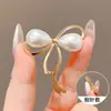 Broche anti-exposición para mujer, una herramienta mágica para arreglar cuellos grandes, un broche decorativo para asegurar el escote, un accesorio de ropa