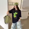 Camiseta Feminina Casual Soltinha de Manga Curta com Gola Redonda e Comprimento Médio, Moda Verão Estilo Coreano, Tops Casuais que Rejuvenessem para Mulheres, Atacado