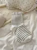 Calcetines Específicos para Dormir, Calcetines de Casa de Moda Holgados con Rayas, Sin Presión, Adecuados para Habitaciones con Aire Acondicionado, Cálidos para Dormir, Calcetines de Maternidad y Posparto