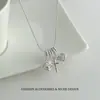 Collar con Colgante de Cruz de Circonita Súper Brillante Estilo Dulce-Cool Versátil Moda Vintage Cadena Sencilla para Clavícula para Mujeres