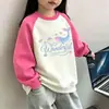Camada base feminina com forro de fleece para outono e inverno, novo estilo 2026, gola redonda, moletom quente, blusa de manga longa raglan com blocos de cor para crianças mais velhas