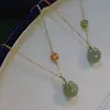 Colar com Pingente Fivela de Segurança de Jade Hetian Alegria Serena Marca Fu Feminino Corrente para Clavícula Versátil High-End Atacado para Pequenos Grupos Tendência