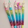 Serie de chicas lindas de dibujos animados pluma de hada palito de hada con arena movediza forma de unicornio bolígrafo de gel