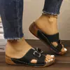 Sandálias de Plataforma Peep-toe com Salto Anabela para Mulheres, Novo Estilo de Verão, Chinelos com Fivela de Couro e Tira Única, Tamanho Grande, Sapatos para Uso Externo, Suporte de Arco