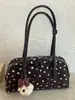 Bolsa de bowling de nicho estilo coreano, nova coleção outono 2026, bolsa de ombro de grande capacidade, bolsa almofada moderna e estilosa para trabalho e deslocamento