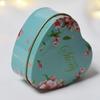Caja creativa de hojalata caja de dulces para boda impresión a color caja de dulces en forma de corazón caja de regalo precio especial de liquidación
