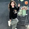 Moletom com Capuz Doce Estampa de Estrela Outono/Inverno 2026 Novo Estilo com Pelúcia Adicional para Bebês e Crianças Pequenas, Blusa Quente