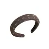 Diadema retro de alta calidad con dientes para otoño e invierno para mujer, diseñada para realzar la apariencia de la coronilla, nuevo estilo 2026, antideslizante, accesorio para el cabello versátil