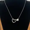 Corrente de Clavícula em Forma de Coração Transfronteiriça Pingente de Amor Colar de Aço Titânio Simples e Versátil Colares Europeus e Americanos Atacado