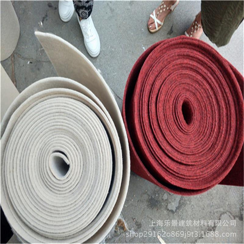 黑红色