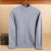 Suéter de Lã Pulôver Elegante Versátil Cor Sólida Novo Outono/Inverno 2025 com Gola Alta para Homens Jovens e de Meia-Idade, Suéter de Lã Pura