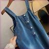 Roupas Infantis 2025 Primavera Novo Estilo Crianças de Tamanho Médio e Grande Camisa Artística de Gola Redonda com Manga Bufante e Conjunto de Duas Peças com Saia de Suspensório Jeans
