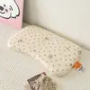 Almohada Infantil de Grado A para Maternidad e Infancia con Estampados Lindos, Almohada de Espuma Viscoelástica de Rebote Lento, Protección de la Columna Cervical, Núcleo de Almohada para Ayudar a Dormir, Adecuada para Todas las Estaciones