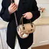 Bolso Boston de Felpa de Contraste de Color Retro de Gama Alta para Mujer 2025 Nuevo Bolso Cruzado de Nicho Bolso de Hombro Casual Estilo Coreano