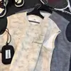 Camiseta sem mangas estilo americano para homens, marca da moda, top de verão simples com mangas cortadas nos ombros largos, regata esportiva solta para usar por cima