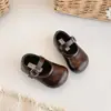 Zapatos de Cuero para Niñas 2026 Primavera y Otoño Estilo Nuevo Zapatos de Princesa Negros de Suela Blanda para Niños Mocasines Versátiles Antideslizantes Modernos