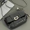 Bolso Plateado para Mujer 2026 Nuevo Diseño de Nicho de Moda Bolso de Hombro Bajo el Brazo con Cadena Textura de Alta Gama Bolso Pequeño Cruzado para Mujer
