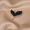 Broche Modelo Novo 2026 para Mulheres, Pequeno Broche Antiexposição de Alto Padrão, Design Sofisticado de Nicho, Alfinete de Fixação para Roupas, Transfronteiriço