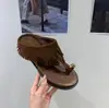 Sandalias de plataforma gruesa estilo retro para mujer, para aumentar la altura, tipo slip-on, adecuadas para usar al aire libre en verano, versátiles para vacaciones, chanclas de cuña de tacón medio