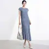 Vestido de mujer Miyake sensación de alta gama pliegues irregulares Shenzhen Nanyou falda vestido de lujo ligero alta calidad
