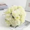 Buquê de Flores Artificiais com Cravos de Sete Cabeças e Cinco Pétalas, Flores Artificiais de Mão com Toque de Alta Qualidade e Realista, Adequado para Arranjos Florais de Mesa de Hotel